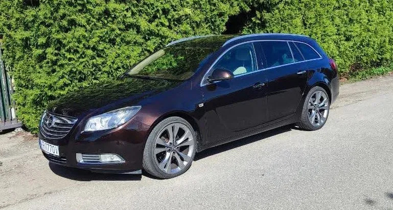 opel insignia Opel Insignia cena 21500 przebieg: 210000, rok produkcji 2010 z Radom